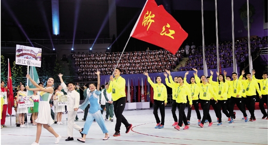 充满朝气的东道主代表队出场。 充满朝气的东道主代表队出场。